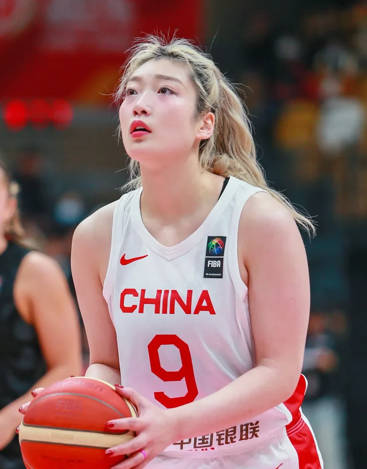 八戒体育-国青女篮挑战赛集锦冉珂嘉23+17，中国大胜塞尔维亚(中国 女篮 塞尔维亚)
