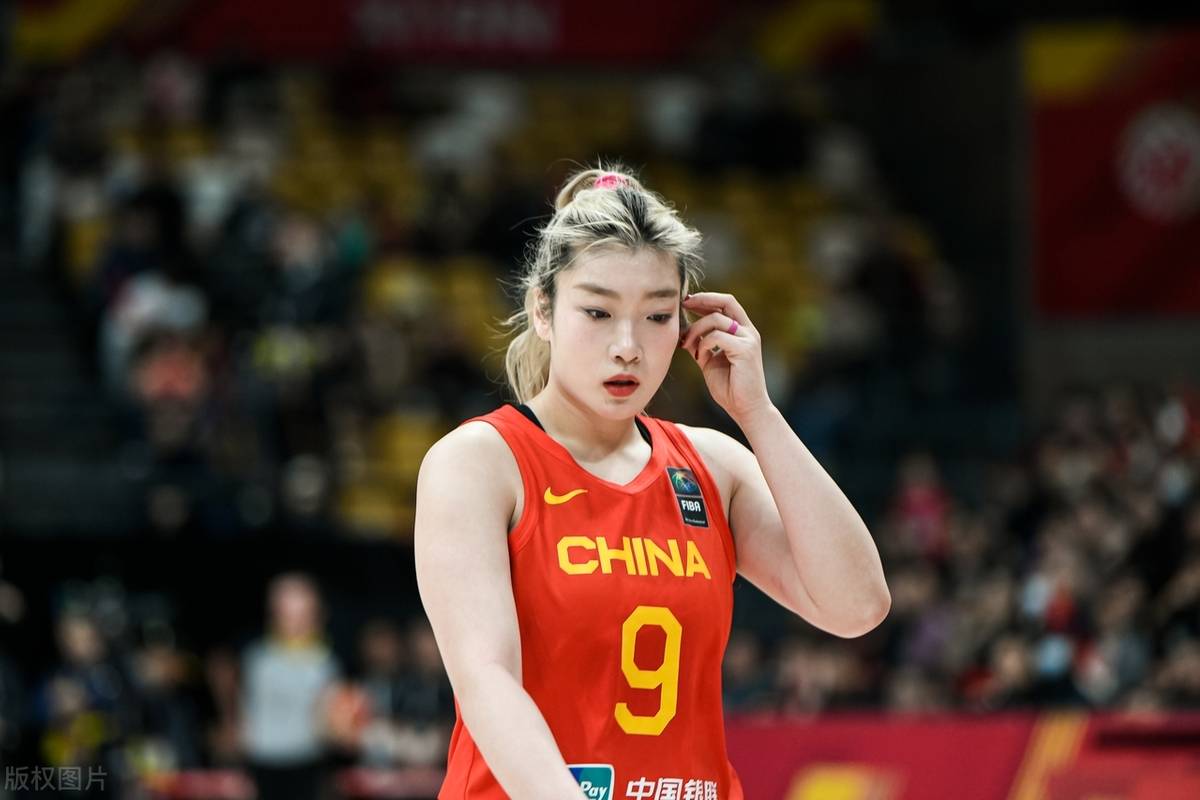 八戒体育-女篮三分被日本完爆想念李梦？名记力挺宫鲁鸣“开除”勒布的简单介绍