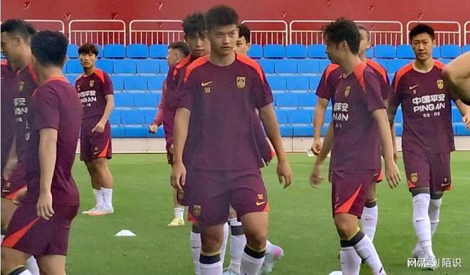 八戒体育-东亚杯-中国香港男足0-2韩国遭两连败末轮对阵国足的简单介绍