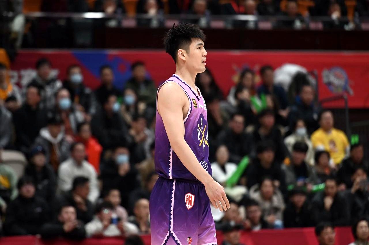 八戒体育-FIBA三篮官方晒精彩瞬间：这里是禁飞区，吴星锐献上空中封盖(无锡锅炉封盖制造有限公司)