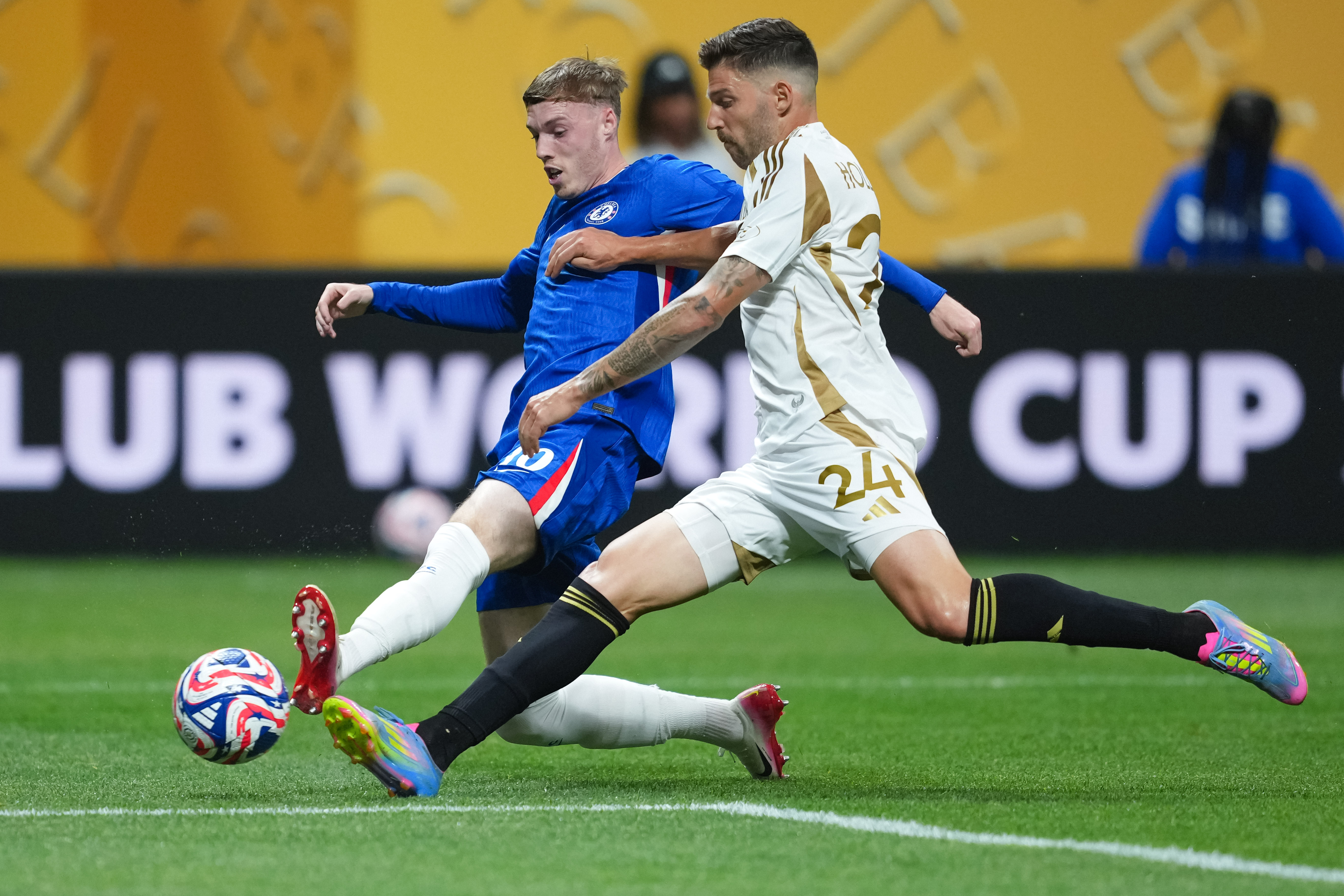 世俱杯切尔西3-0巴黎夺冠，帕尔默造三球，欧冠(世俱杯 切尔西)