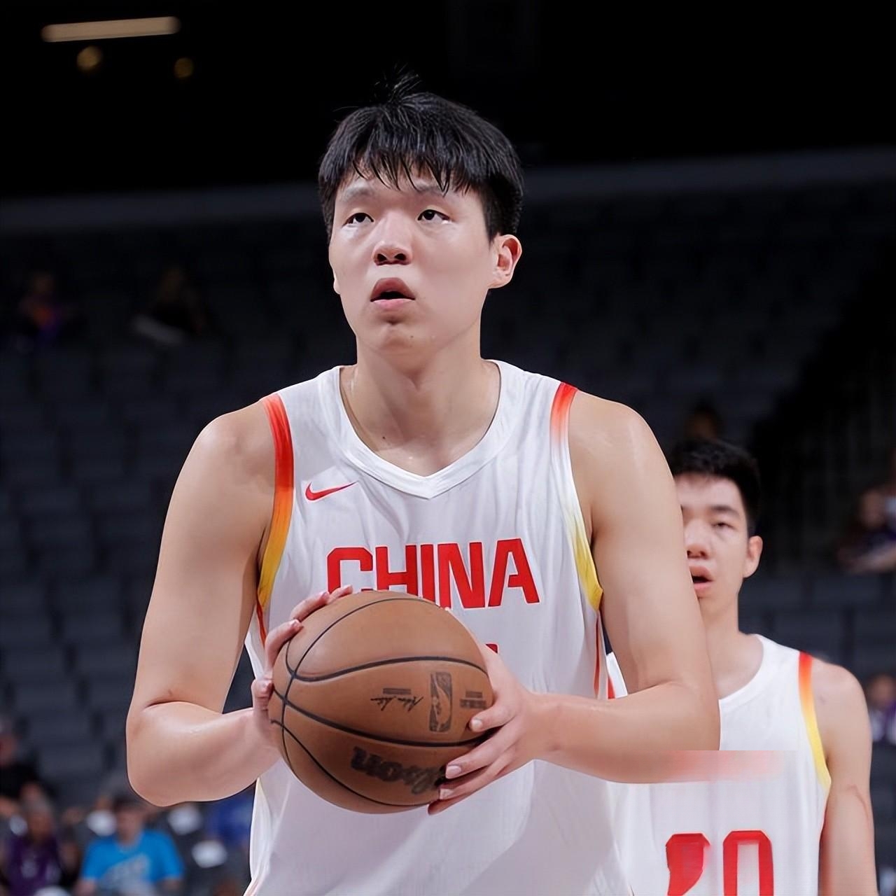 广东男篮报价陈国豪筹码曝光，山西试训刘东，郭士强和国家队续约！(陈国豪是考上广工的吗)