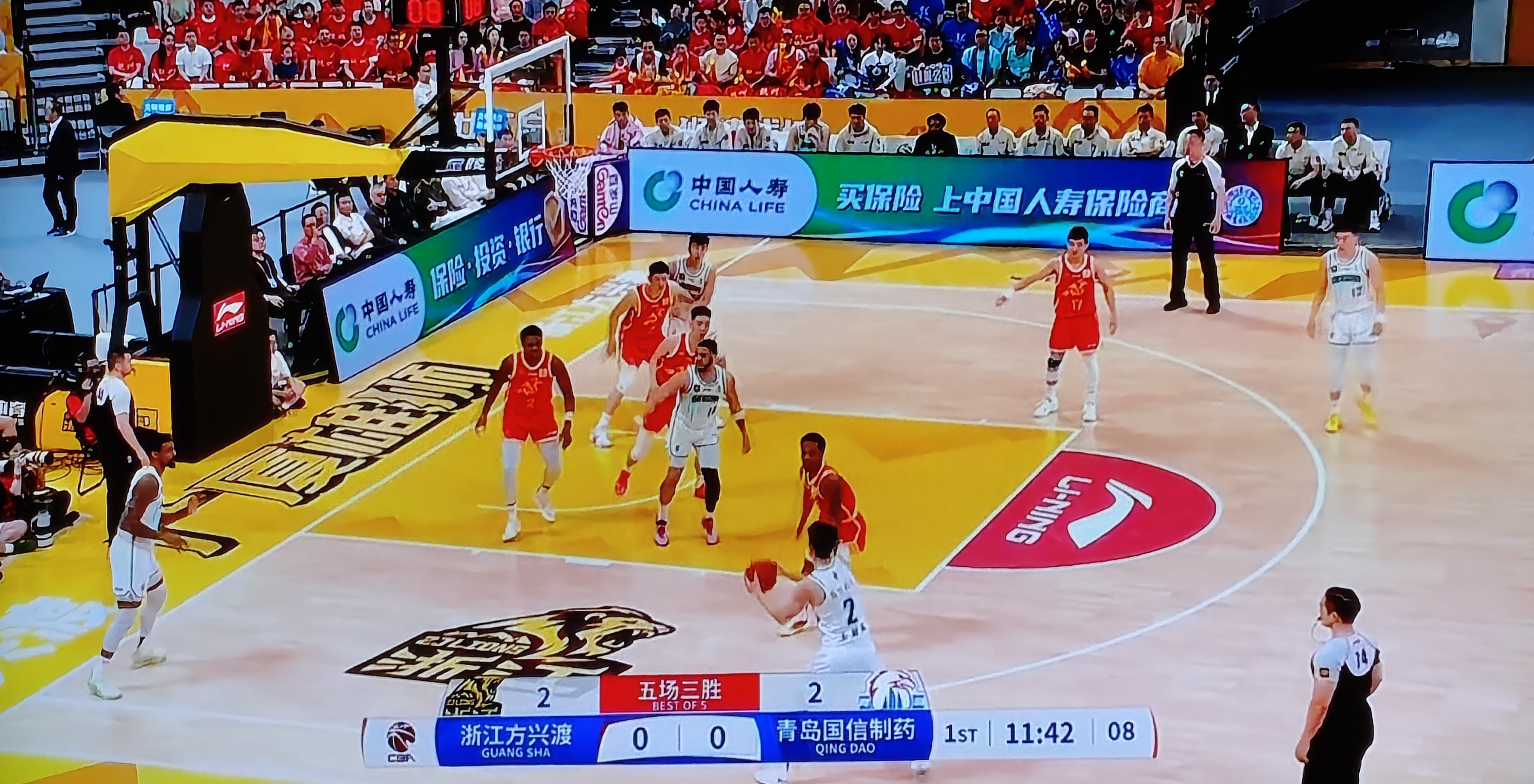 青岛男篮挑战夺冠，雄心勃勃(中国男子篮球职业联赛拼搏精神是什么)